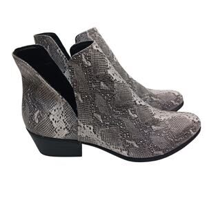 Crochet Snakeskin Booties Size 8 EUC